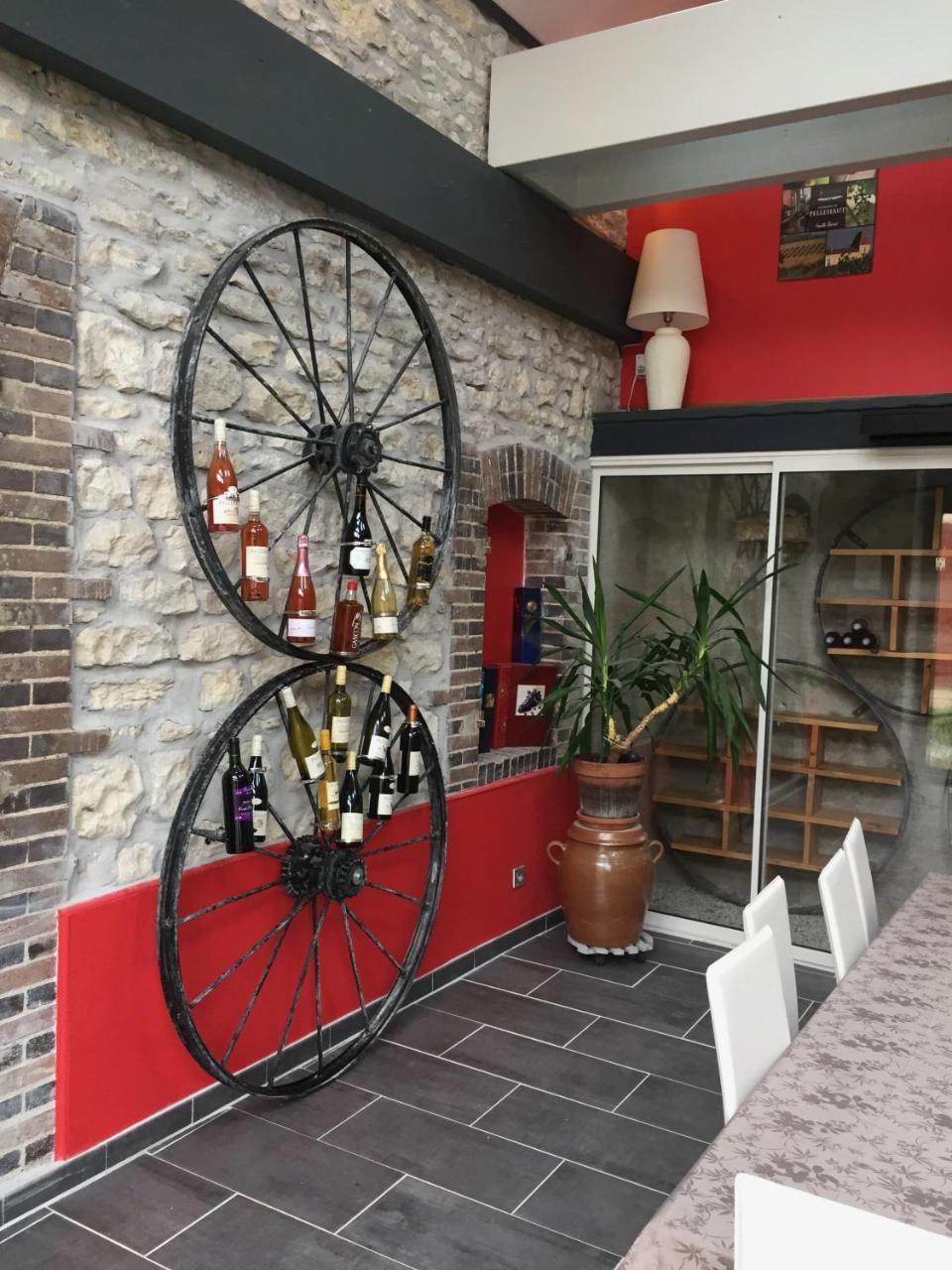 Bed and Breakfast Le Rouge & Blanc Saint-Maurice-le-Vieil Экстерьер фото