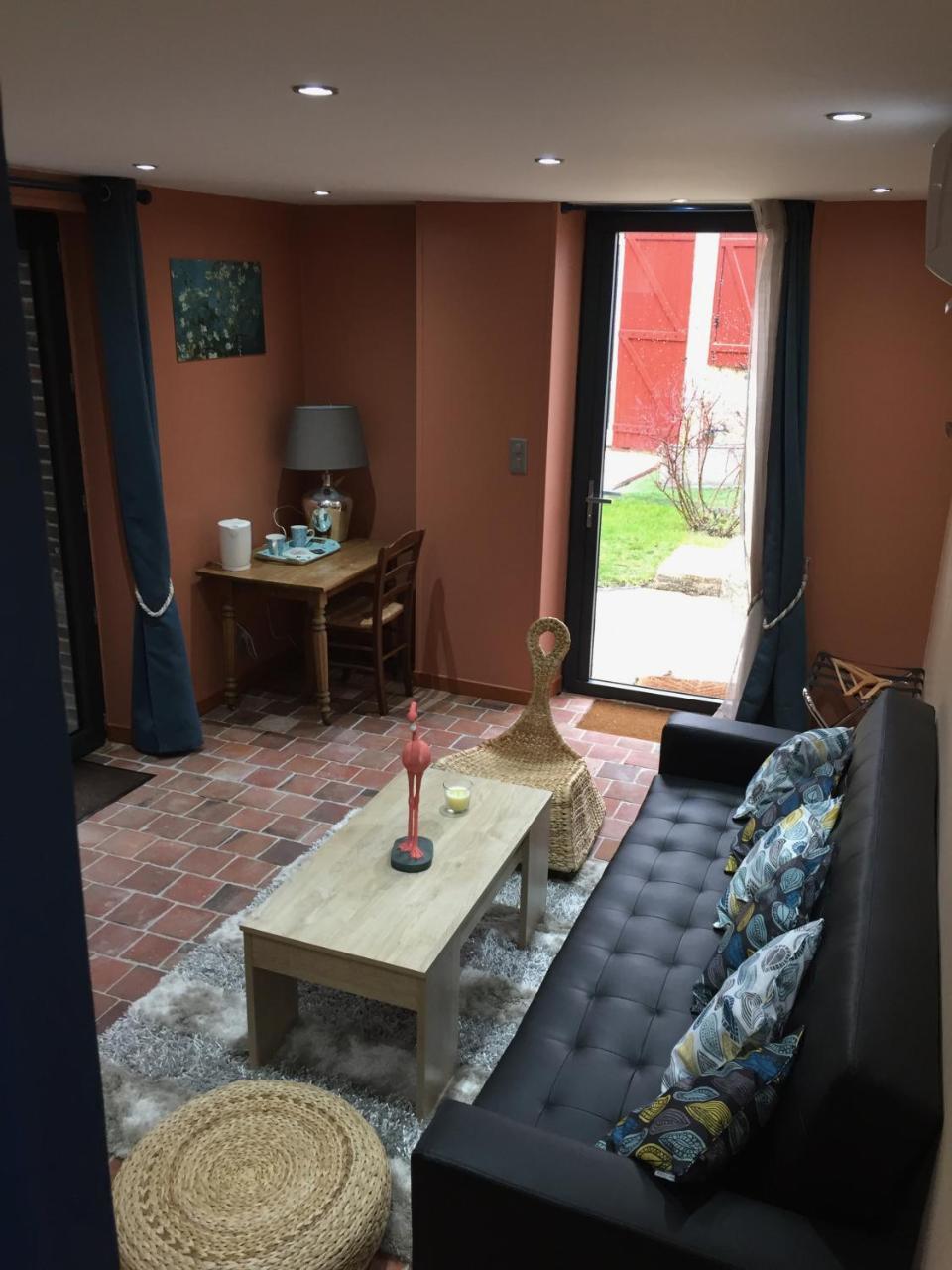 Bed and Breakfast Le Rouge & Blanc Saint-Maurice-le-Vieil Экстерьер фото