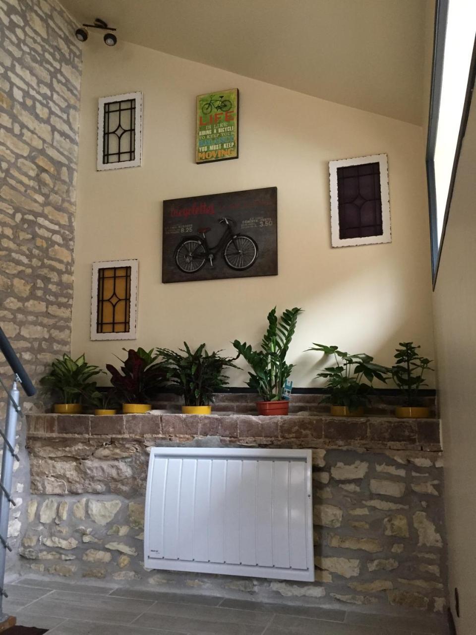 Bed and Breakfast Le Rouge & Blanc Saint-Maurice-le-Vieil Экстерьер фото