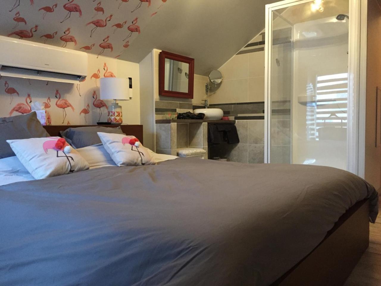 Bed and Breakfast Le Rouge & Blanc Saint-Maurice-le-Vieil Экстерьер фото